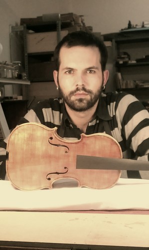 OzgurTumcelik's profile picture. Violin Maker in Chicago https://t.co/vrpO84dOZs