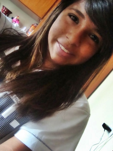Uma garota comum, com sonhos e desejos e sempre tentou sorrir o maximo possivel ;* Libriana ,, Corinthiana ,,palhaça,,feliz follow-me *-*