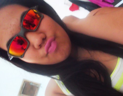Name ,, Adrielly , 15 aninhoos , Pisciana , #SEMLOVE , & #Best da @BiiaRaamoos , ! 
Só #Incomodo os #Fracos. Os #Fortes Andam #Comigo. !  (H' 
 '