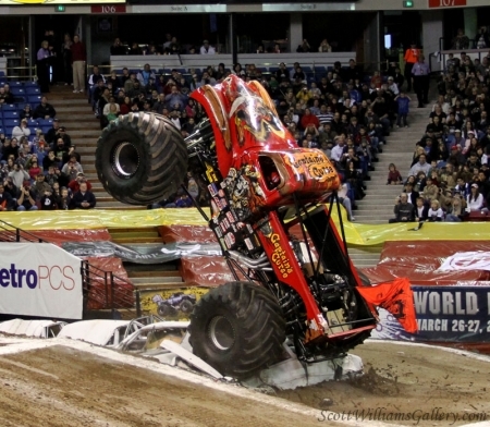 Denver wants a stadium show for Monster Jam! Like our Facebook: http://t.co/STb4YouNBy
