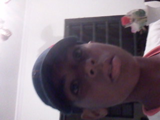 eu amo futebol sou irmao do neguin @_netinhooHRS sou mt feliz por ter essa vida mt boa follow-me