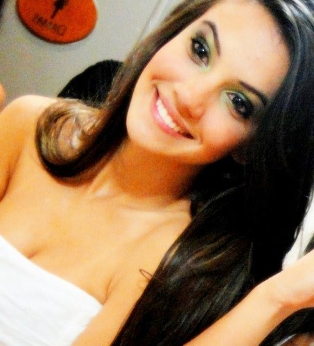 Acho que diferente me define :)