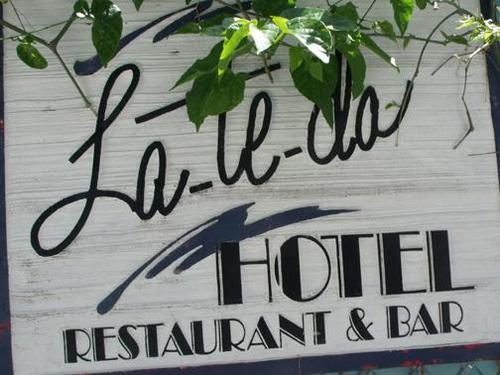 The tradition of excellence is stronger then ever at La Te Da offering beautifully appointed guestrooms, great entertainment, gourmet dining and exciting bars,