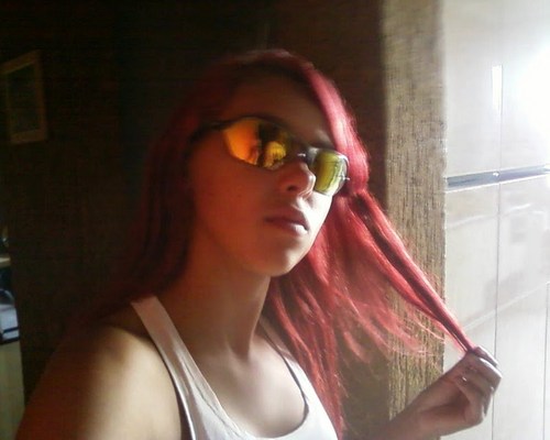 Ruiva ;* 16 Anos olhos claro 
{..} Best' da @ligiih_ 
Qer saber mais ? #Follow-me