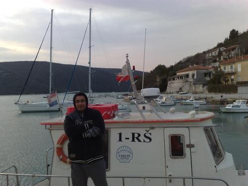 Hussein87666693's profile picture. 