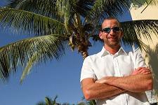 I am a former financial consultant turned blogger. Learn the secrets about money that the wealthy already know. (http://t.co/ylUbXlWE5U)