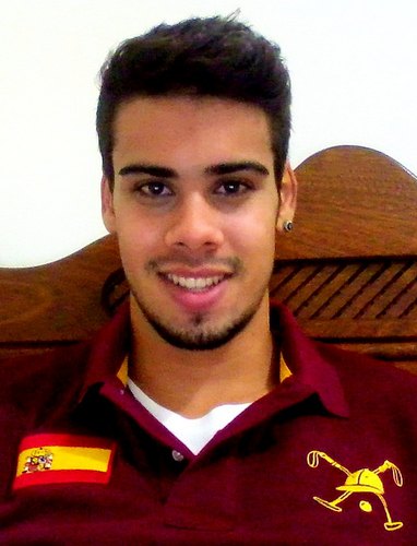 Universitário, Pseudo-atleta, uma boa pessoa, Disfarço simpatia com humor... Isso do meu ponto de vista! =D