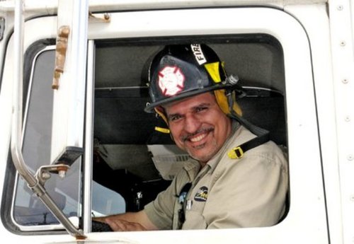 BirdBEEremove's profile picture. Licensed #PestControl & #GeneralContractor Committed to humane & effective removal of birds, #bees, #bats & #bedbugs. #Infested Call 305-829-9911 #Followback