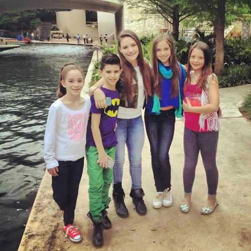 Follow me for all the news on the DM Miami stars! Follow the moms at @dmmiamibrigette @susandancemoms @abbysmall22 @dancemomsdebi @dancemomsani