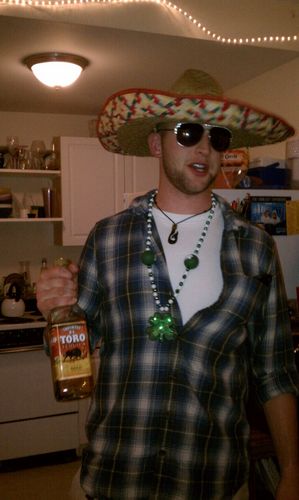 FratBro2's profile picture. I like hott bitches and getting frat star wasted hbu?