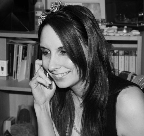 EssyStar's profile picture. 