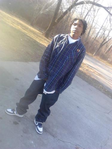 i Get Money staying lowkey