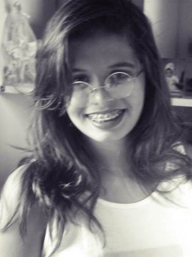 A felicidade não depende do que você tem ou quem você é, ela apenas conta com o que você pensa.