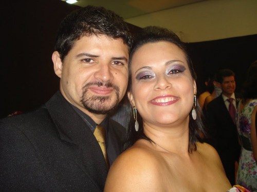 Anjos da Música oferece música ao vivo em cerimônias e eventos diversos. Vozes, teclado e saxofone.