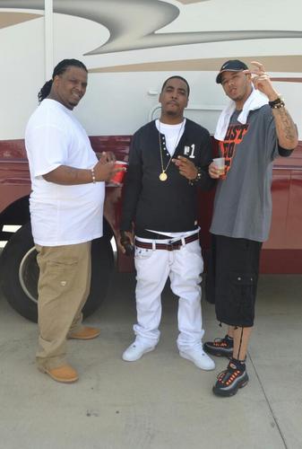 Gettin money whereva im at no dat RIP da GUNZ