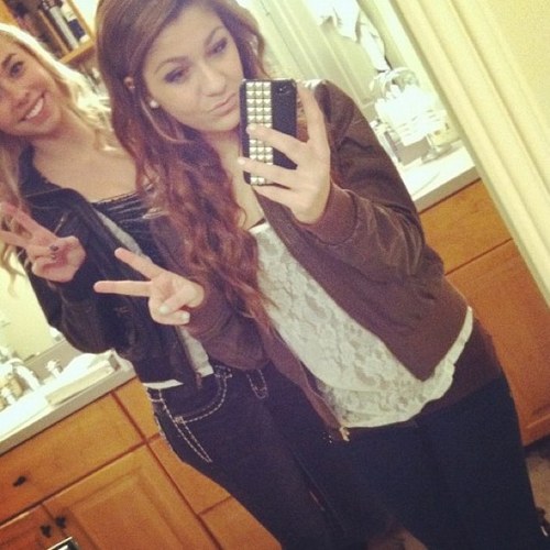 FakingPretty's profile picture. 'hailey is amazing, funny and gorgeous. Mess with her and I will tear you down. I love her to pieces: Reeses pieces.  -Jake