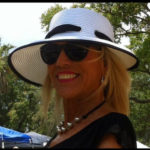 RealIslandGirl's profile picture. I am a photographer and I live on Galveston Island on the Gulf of Mexico..  I capture images of all sorts; wildlife, beaches, structures, sailboats, rigs, etc.