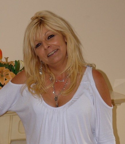 Dee Browne, 
Hypnotherapy, 
Psychotherapy, 
EMDR, 
Regression therapy, 
Hypnothin consultant, 
Reiki master teacher,
Spiritual teacher/healer/reader,