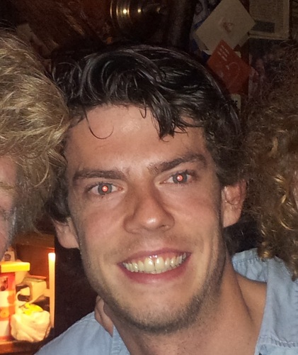 23 jaar / Geïnteresseerd in Sales, Marketing(communicatie) en Social Media.
Account Manager @TWSF / http://t.co/J3UsKEDjBn