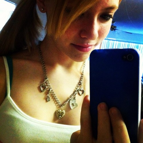 LexieMarie11498's profile picture. im single, 13 , a model, a roller skater, i have 5 fake kids , and a sibling of 8