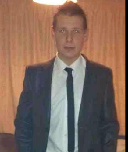 rickyayres157's profile picture. just a top lad really, just trying to get to know twitter help me ladies instagram- @rickya157 fb- ricky lee ayres