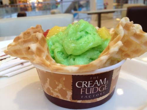 petchmoon's profile picture. 