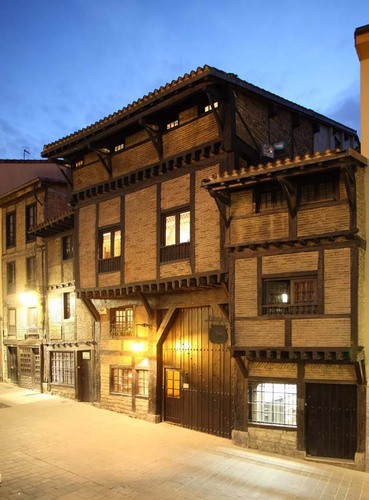 PortalonVitoria's profile picture. Restaurante del Siglo XV en Vitoria-Gasteiz.
Tfno 945 14 27 55
reservas@restauranteelportalon.com