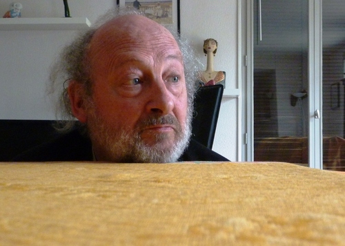 Auteur dramatique. Comédien.