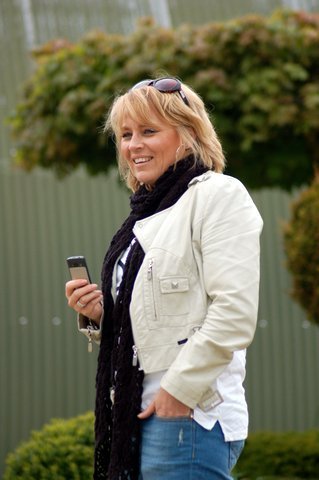 vrouw/moeder/collega/lezen(maar te weinig tijd)/sporten/fietsen/wandelen/samsung/capuccino/ameland/kleding