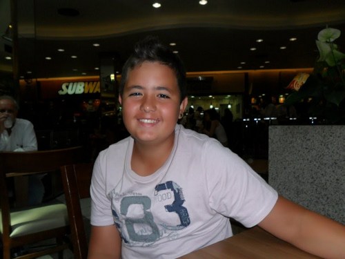 Sou filho de gde mulher,Lucélia mãe sou seu fã,tenho 3 irmãos,Jorge,Matheus e Lucas,amo tdos eles,gosto de street e cavalos.
