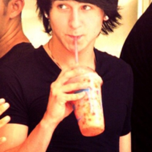 ItsOliverOken's profile picture. I like skating,surfing and hockey. I'm Smoken' Oken! My bestfriend is Miley Stewart and I'm InLove with Lily Truscott.