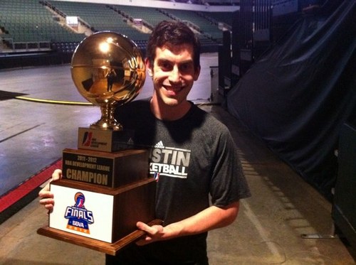 VP of Basketball Strategy @UtahJazz | @UTAustin & @StetsonLaw alumnus | 2012 D-League Champion @Austin_Spurs