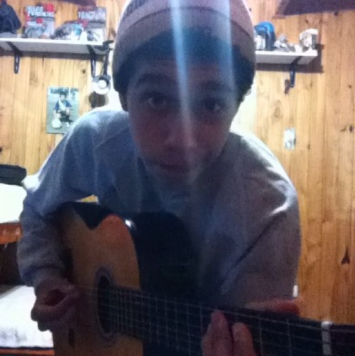 TobiLegui6's profile picture. esto es así y va a seguir... sin fútbol , música y amigos no puedo vivir ;)