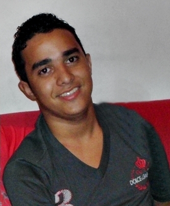 Estudante, administrador do site SouCaxiense. Nas horas vagas, torcedor do Duque de Caxias e Flamengo.