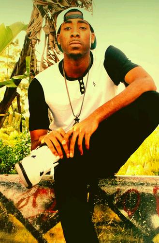 TruHu$tleInc. Get Rich Before Its Too Late! Download my mixtape titled Center 0f Attention @ http://t.co/ehmMvjoS6J .