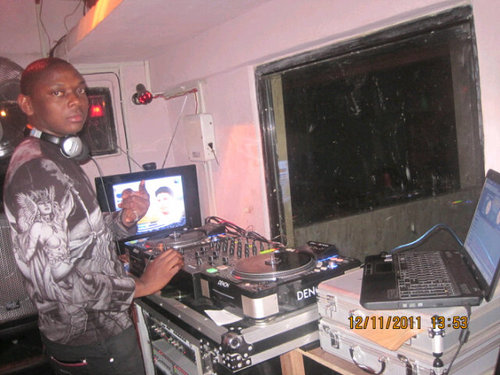 I'm 29yrs I'm single I'm a cool fun nd loving person and also a Dee jay my bb pin 3094e697 #team blackberry +2347068620982