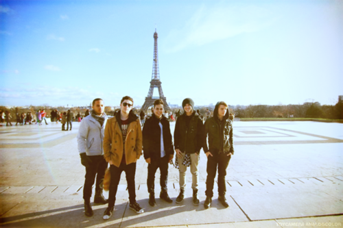 #MidnightRedMovement #HellYeah La première source française! Premier clip, Hell Yeah :  http://t.co/Ja4HggUb