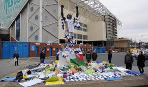 carloslufc86's profile picture. Leeds United