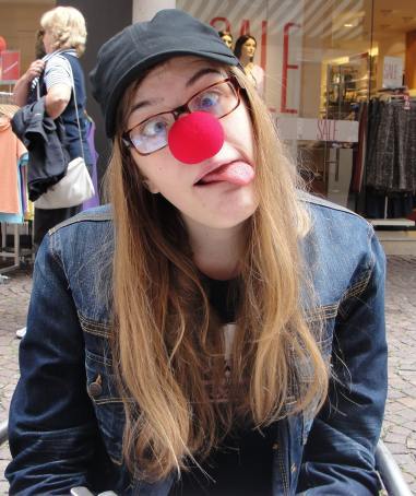 late 20s || she/they || ADHD, antifa, rugby, cycling, folk dancing and medieval books. art on insta: bibliothekatze_illuminationen