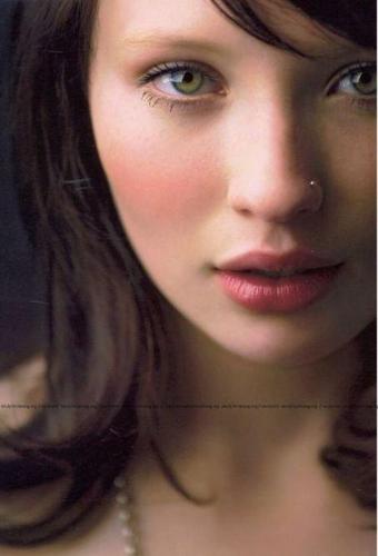 Hello, I'm Emily Jane Browning. I'm the sexy Australian actress that you all know and love~ Let's rp! #DTF Bisexual l http://t.co/dogbT8KbVq