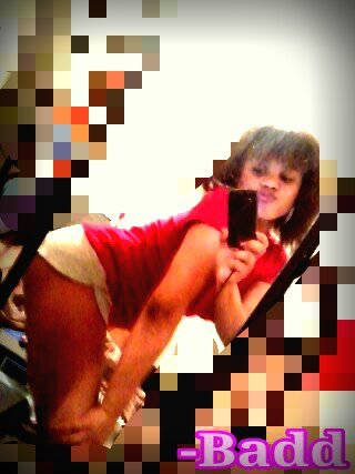 imma badd bitch and dont take shidd from nobodyy ya feel me ic ryt threw fakes and hate hoes thats all ya need ta noo!