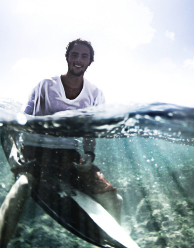 Surfer, passionate by wine, food, sports, music, people...