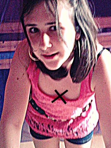 Follow moi si t'en à envie ! ♥ Je follow back sur demande ! :p Je suis ton ange Gardien x)