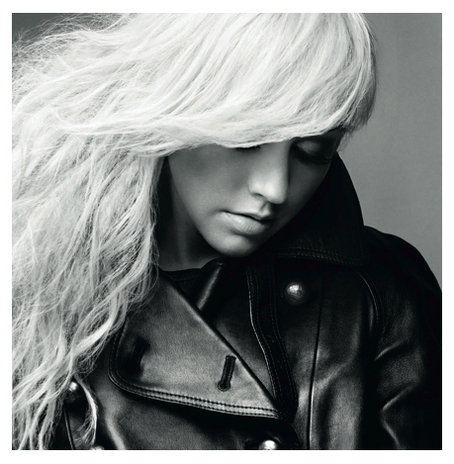 ChristinaACLRP's profile picture. Hey I'm Christina I sing and I'm a judge on the voice  im single so yeah maybe you wanna talk to me?