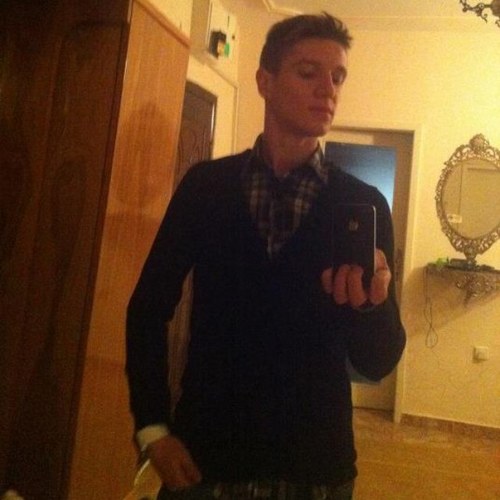 berat09652064's profile picture. 