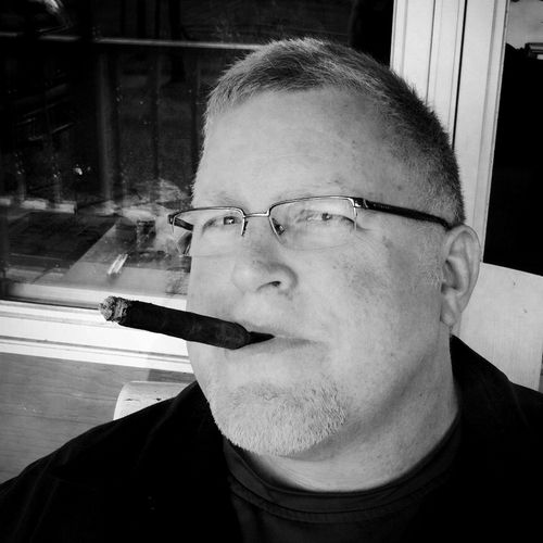 Cigar smokin' right-wing rabble rowser. I love to laugh about politics. Conservatives get a follow back.  #LNYHBT #tcot