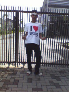 gilang_speed's profile picture. DYK SMP 1 Dayeuh Kolot/kwkwkwkw