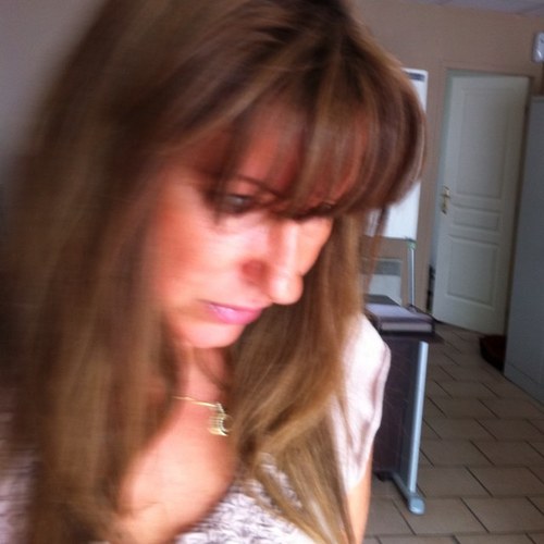 Caroblan34's profile picture. Le caractère apocalyptique de notre époque ne m'impressionne pas plus que mon indifférence n'impressionne notre temps.