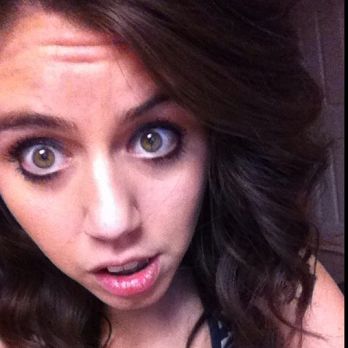 ashleyflora21's profile picture. 