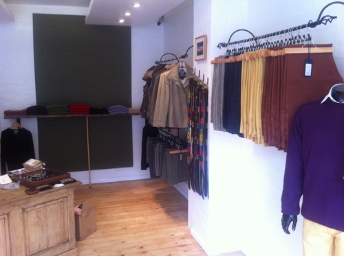 The Cotswold Tailor sells unique contemporary men's and women's clothing tailored in traditional British Cloths